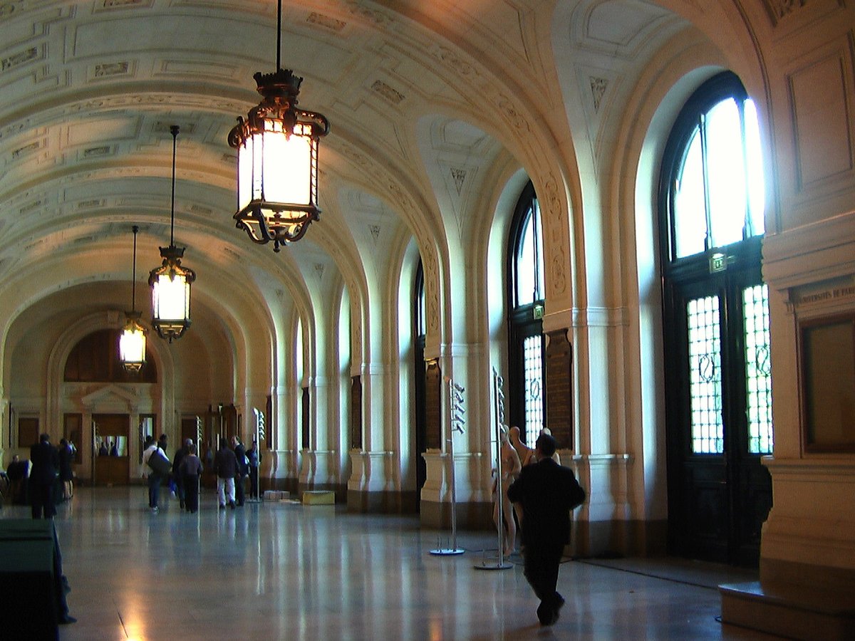 Université Paris 1 Panthéon-Sorbonne - hall entree