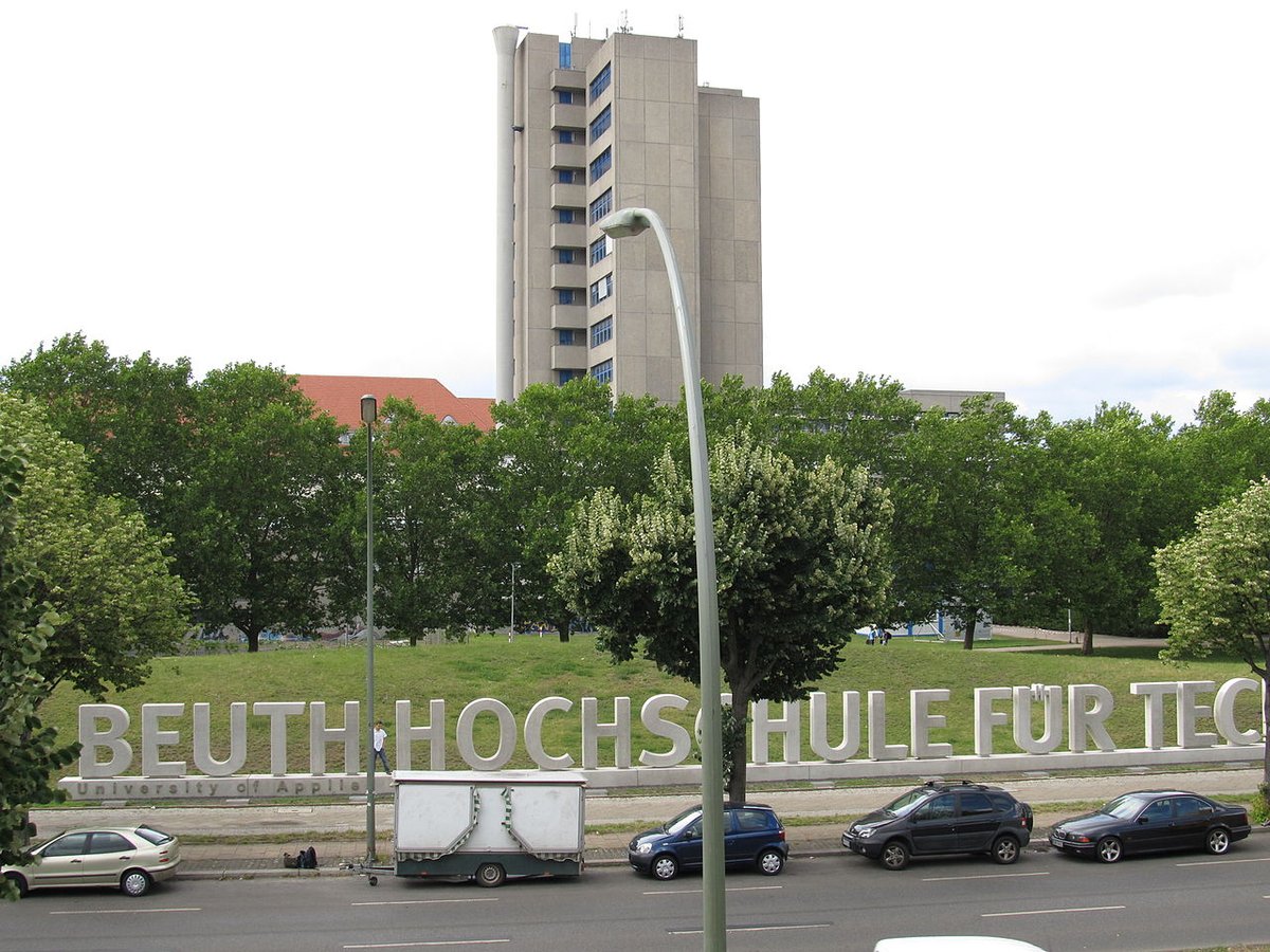 Beuth-Hochschule für Technik Berlin 2011-06-24 Haus Grashof vom Parkhaus